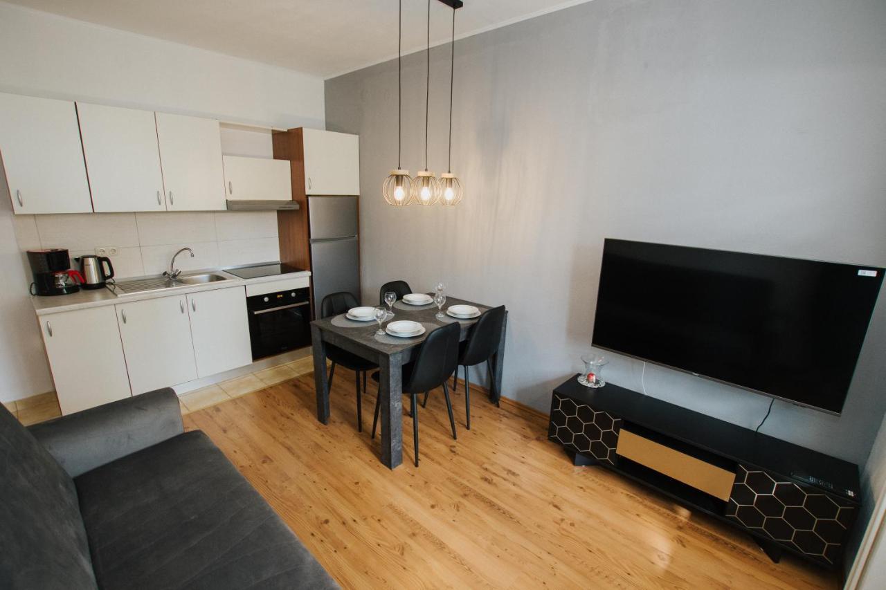 Apartment Deni Solin Bagian luar foto