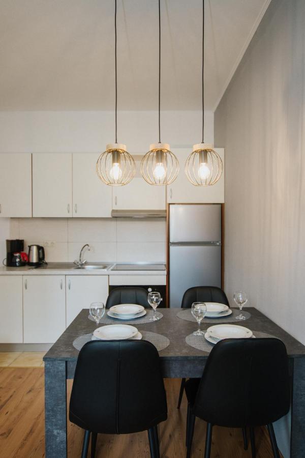 Apartment Deni Solin Bagian luar foto