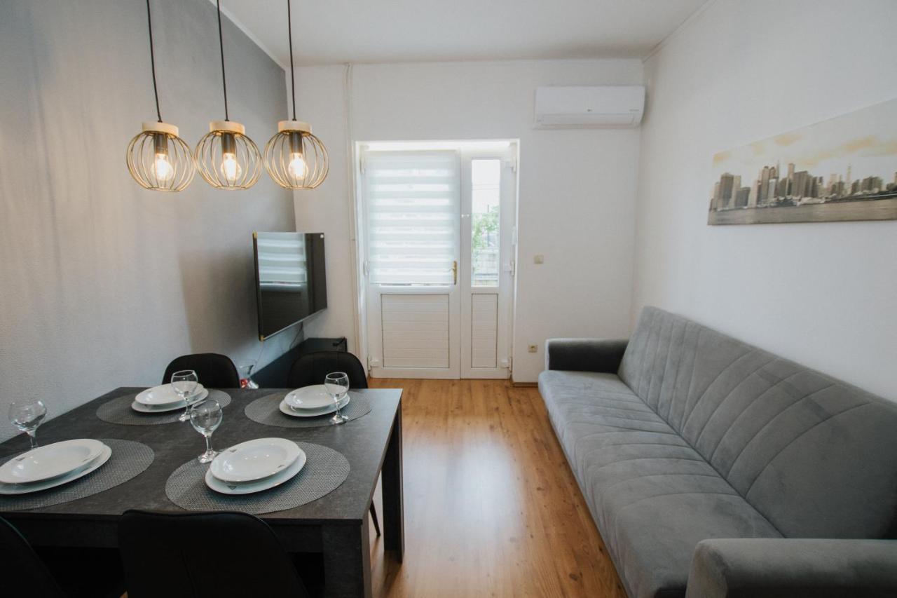 Apartment Deni Solin Bagian luar foto