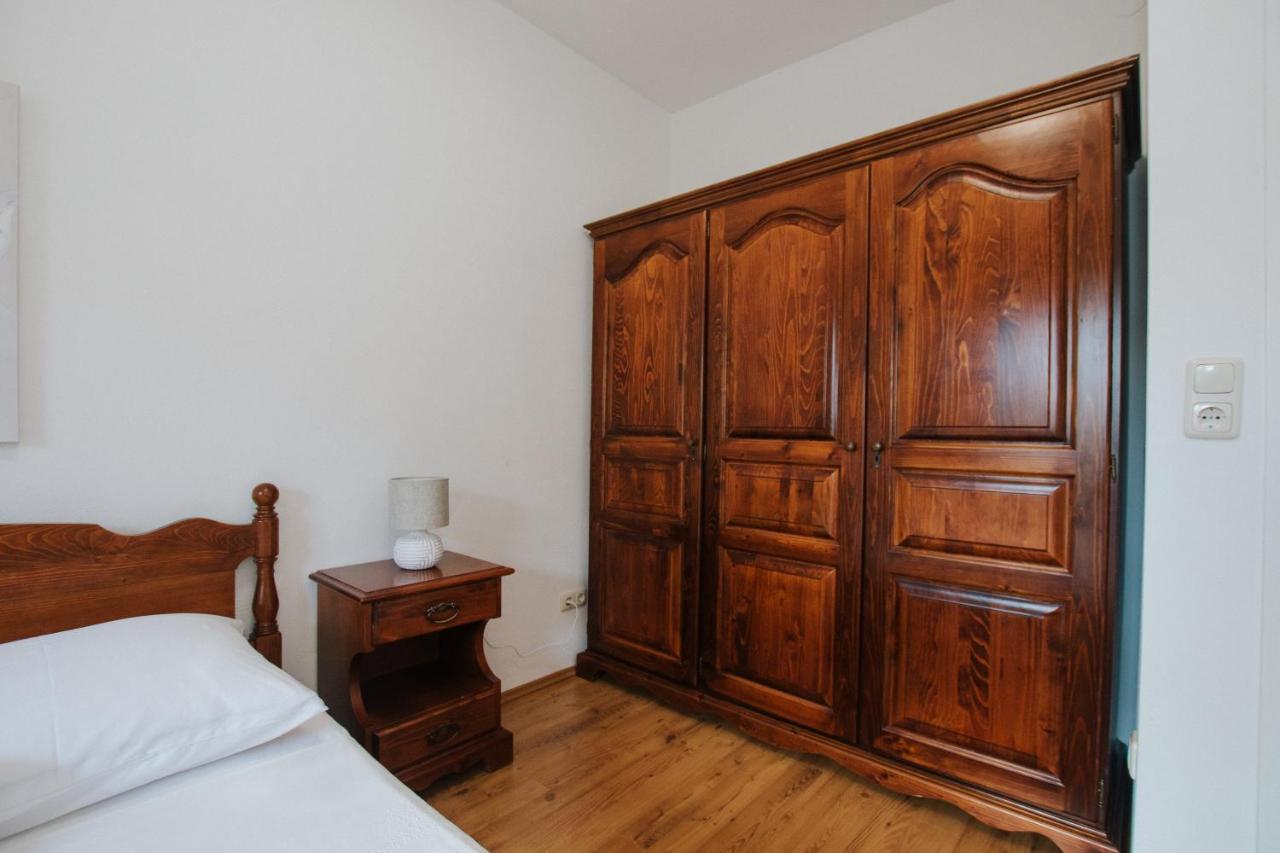 Apartment Deni Solin Bagian luar foto