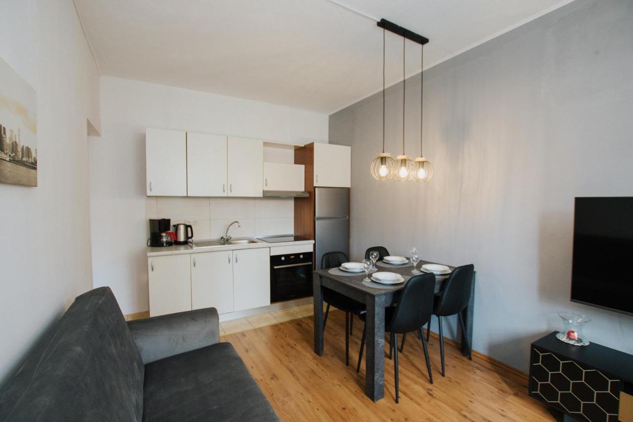 Apartment Deni Solin Bagian luar foto