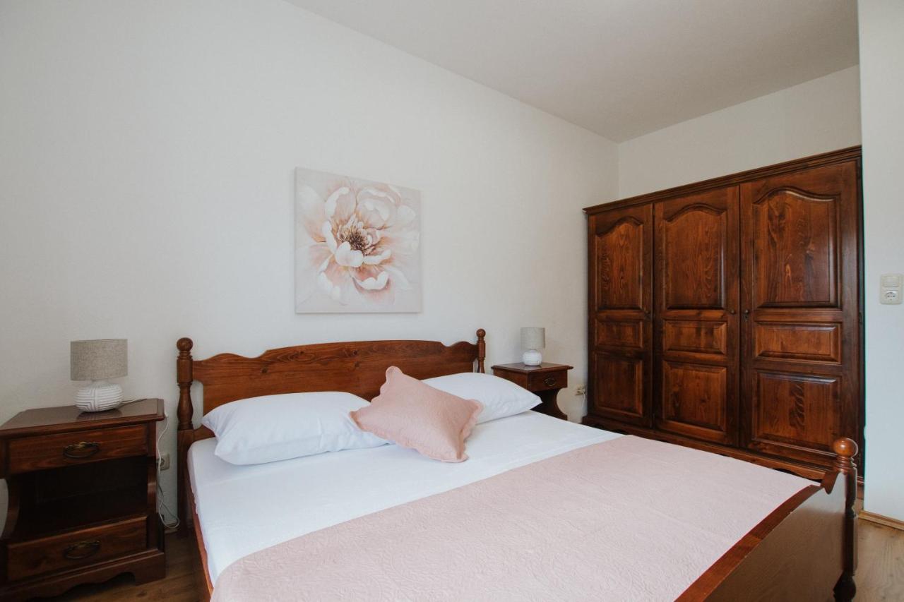 Apartment Deni Solin Bagian luar foto